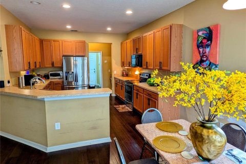 Villa ou maison à vendre à Kissimmee, Floride: 4 chambres, 319.49 m2 № 2287147 - photo 10