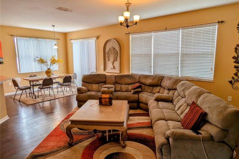 Villa ou maison à vendre à Kissimmee, Floride: 4 chambres, 319.49 m2 № 2287147 - photo 8