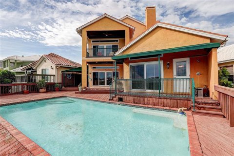 House in Apollo Beach, Florida 4 bedrooms, 302.86 sq.m. № 2396499 - photo 24