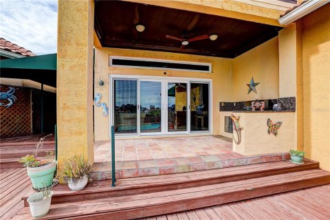 House in Apollo Beach, Florida 4 bedrooms, 302.86 sq.m. № 2396499 - photo 20