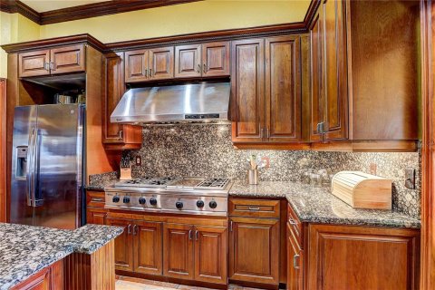 House in Apollo Beach, Florida 4 bedrooms, 302.86 sq.m. № 2396499 - photo 8