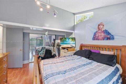 Townhouse in Palm Beach Gardens, Florida 3 bedrooms, 118.54 sq.m. № 2051037 - photo 14