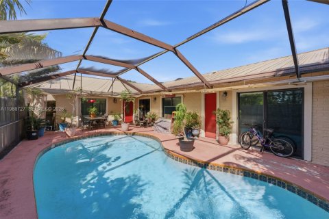 Townhouse in Palm Beach Gardens, Florida 3 bedrooms, 118.54 sq.m. № 2051037 - photo 5