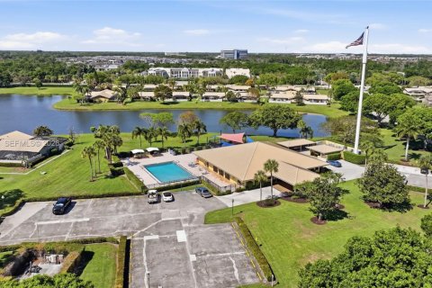 Townhouse in Palm Beach Gardens, Florida 3 bedrooms, 118.54 sq.m. № 2051037 - photo 30