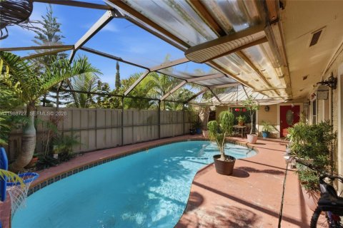 Townhouse in Palm Beach Gardens, Florida 3 bedrooms, 118.54 sq.m. № 2051037 - photo 4