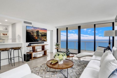 Copropriété à vendre à Miami Beach, Floride: 3 chambres, 183.95 m2 № 1882564 - photo 1