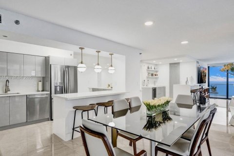 Copropriété à vendre à Miami Beach, Floride: 3 chambres, 183.95 m2 № 1882564 - photo 8