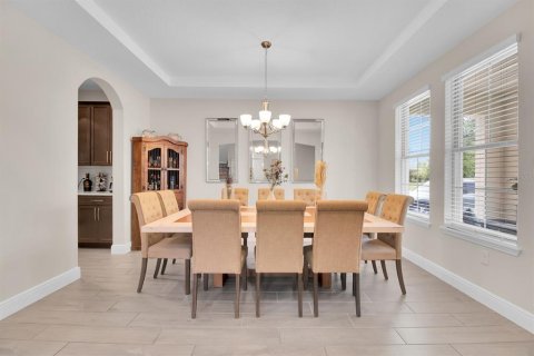 House in Winter Garden, Florida 5 bedrooms, 317.35 sq.m. № 1654708 - photo 12