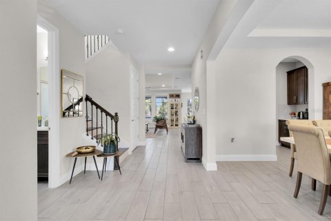 House in Winter Garden, Florida 5 bedrooms, 317.35 sq.m. № 1654708 - photo 6