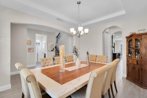 House in Winter Garden, Florida 5 bedrooms, 317.35 sq.m. № 1654708 - photo 11