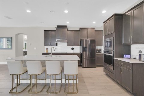 House in Winter Garden, Florida 5 bedrooms, 317.35 sq.m. № 1654708 - photo 8