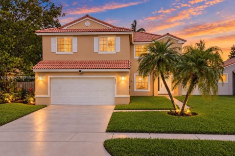 Casa en Pembroke Pines, Florida 4 dormitorios, 192.4 m2 № 2365735