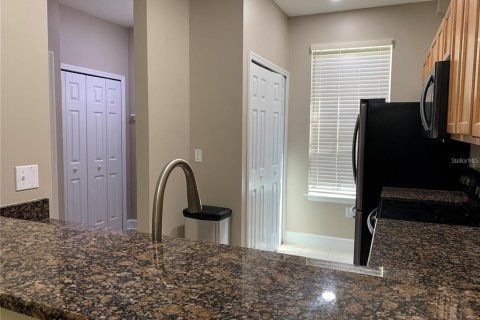 Condo in Gainesville, Florida, 2 bedrooms  № 2232388 - photo 14
