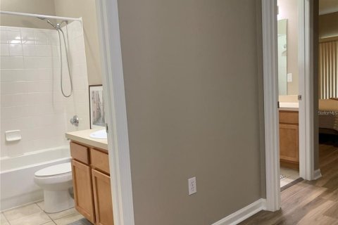 Condo in Gainesville, Florida, 2 bedrooms  № 2232388 - photo 18