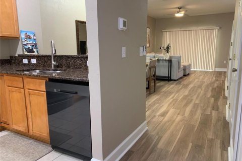 Condo in Gainesville, Florida, 2 bedrooms  № 2232388 - photo 10