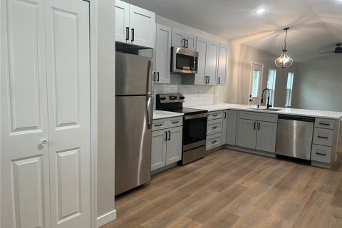 House in Eustis, Florida 3 bedrooms, 118.54 sq.m. № 1853206 - photo 6