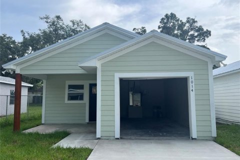 House in Eustis, Florida 3 bedrooms, 118.54 sq.m. № 1853206 - photo 1