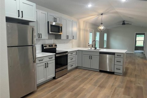 House in Eustis, Florida 3 bedrooms, 118.54 sq.m. № 1853206 - photo 7