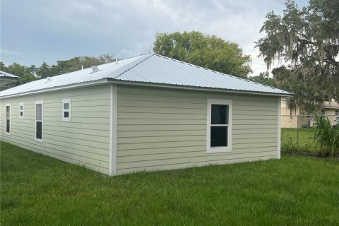 House in Eustis, Florida 3 bedrooms, 118.54 sq.m. № 1853206 - photo 2
