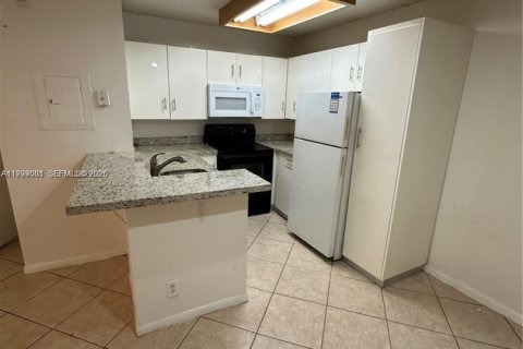 Copropriété à louer à Coconut Creek, Floride: 1 chambre, 57.6 m2 № 1997567 - photo 2