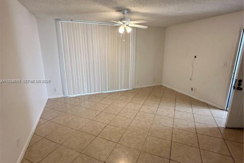 Copropriété à louer à Coconut Creek, Floride: 1 chambre, 57.6 m2 № 1997567 - photo 3