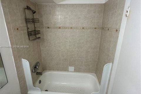 Copropriété à louer à Coconut Creek, Floride: 1 chambre, 57.6 m2 № 1997567 - photo 5