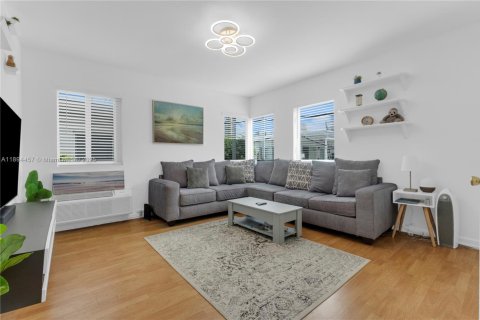 Copropriété à vendre à Miami Beach, Floride: 1 chambre, 37.16 m2 № 2016422 - photo 4