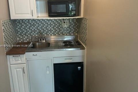 House in Fort Lauderdale, Florida 4 bedrooms № 1923897 - photo 11