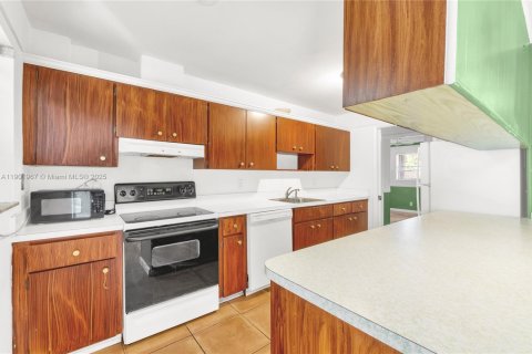 Villa ou maison à vendre à Stuart, Floride: 2 chambres, 112.97 m2 № 1953450 - photo 4