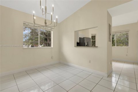 Adosado en venta en Miami, Florida, 3 dormitorios, 106.84 m2 № 1952378 - foto 8