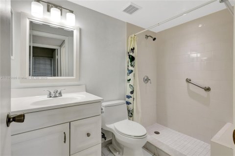 Adosado en venta en Miami, Florida, 3 dormitorios, 106.84 m2 № 1952378 - foto 20