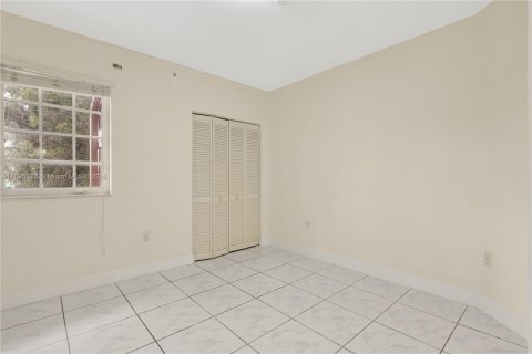 Adosado en venta en Miami, Florida, 3 dormitorios, 106.84 m2 № 1952378 - foto 18