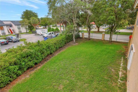 Adosado en venta en Miami, Florida, 3 dormitorios, 106.84 m2 № 1952378 - foto 3