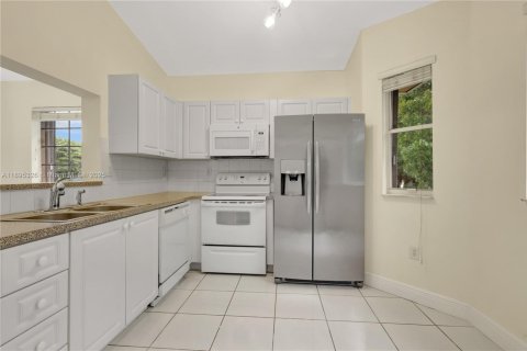 Adosado en venta en Miami, Florida, 3 dormitorios, 106.84 m2 № 1952378 - foto 11