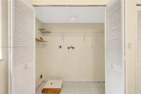 Adosado en venta en Miami, Florida, 3 dormitorios, 106.84 m2 № 1952378 - foto 13
