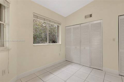 Adosado en venta en Miami, Florida, 3 dormitorios, 106.84 m2 № 1952378 - foto 12