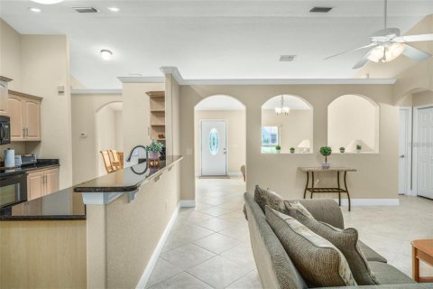 House in Sebring, Florida 3 bedrooms, 186.83 sq.m. № 2393730 - photo 8