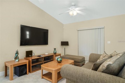 House in Sebring, Florida 3 bedrooms, 186.83 sq.m. № 2393730 - photo 9