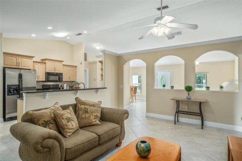 House in Sebring, Florida 3 bedrooms, 186.83 sq.m. № 2393730 - photo 13