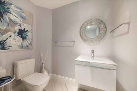 Condo in North Miami Beach, Florida, 3 bedrooms  № 1920320 - photo 20