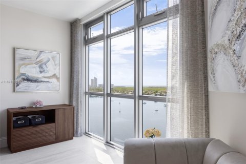 Condo in North Miami Beach, Florida, 3 bedrooms  № 1920320 - photo 10