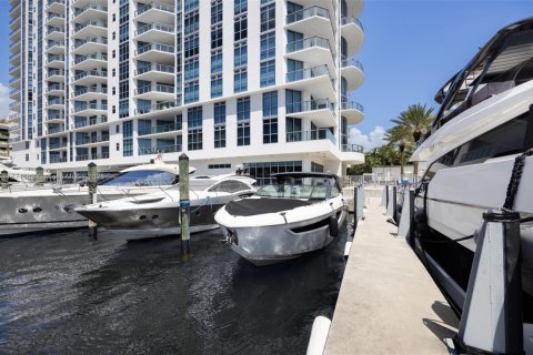 Condo in North Miami Beach, Florida, 3 bedrooms  № 1920320 - photo 25