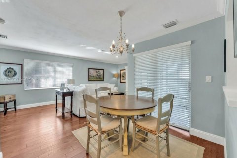 Casa en venta en Miami, Florida, 2 dormitorios, 111.48 m2 № 2000234 - foto 19