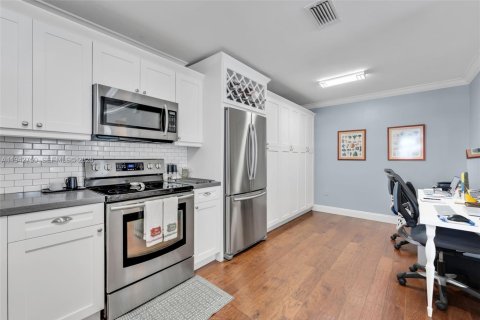 Casa en venta en Miami, Florida, 2 dormitorios, 111.48 m2 № 2000234 - foto 23