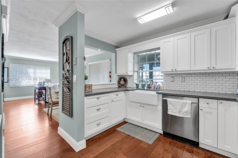 Casa en venta en Miami, Florida, 2 dormitorios, 111.48 m2 № 2000234 - foto 25