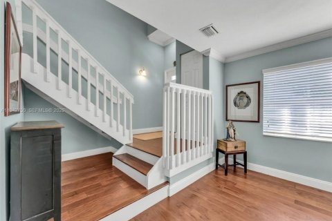 Casa en venta en Miami, Florida, 2 dormitorios, 111.48 m2 № 2000234 - foto 8