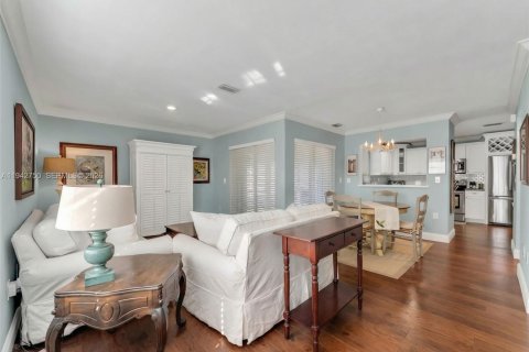 Casa en venta en Miami, Florida, 2 dormitorios, 111.48 m2 № 2000234 - foto 14