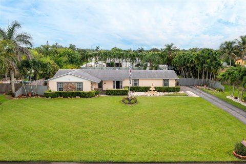 Купить виллу или дом в Хомстед, Флорида 4 спальни, 163.14м2, № 1957574 - фото 1
