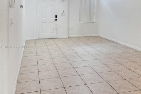 Touwnhouse à louer à Miramar, Floride: 4 chambres, 168.62 m2 № 2064360 - photo 9