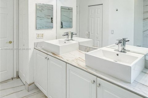 Touwnhouse à louer à Miramar, Floride: 4 chambres, 168.62 m2 № 2064360 - photo 6